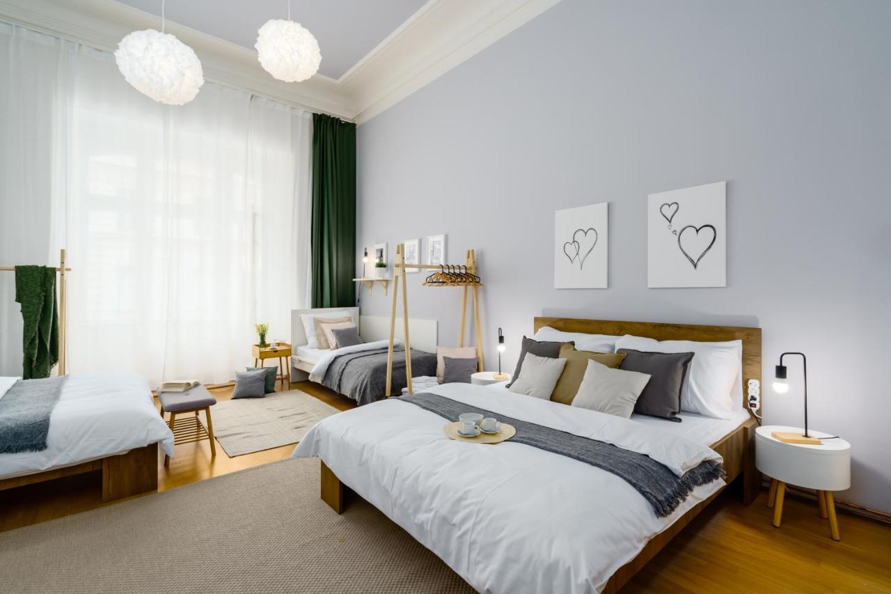 Modern And Huge Apts In Center By Michal&Friends Daire Prag Dış mekan fotoğraf